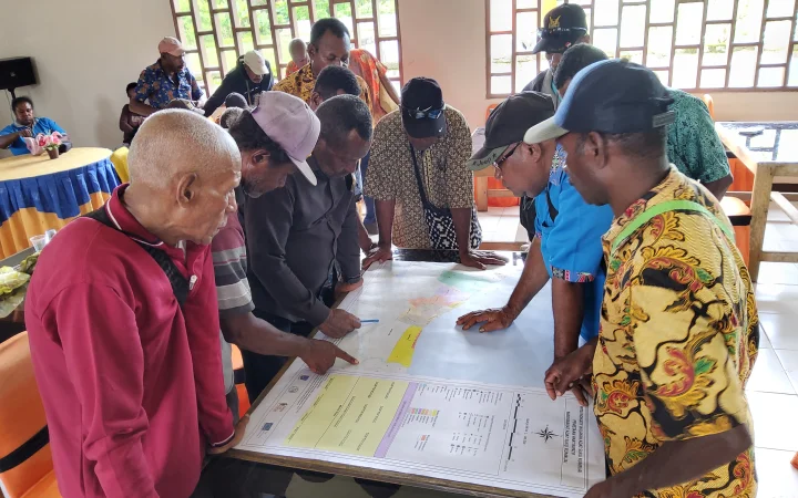 Lokakarya Peta Partisipatif Wilayah Adat Suku Rumbuai
